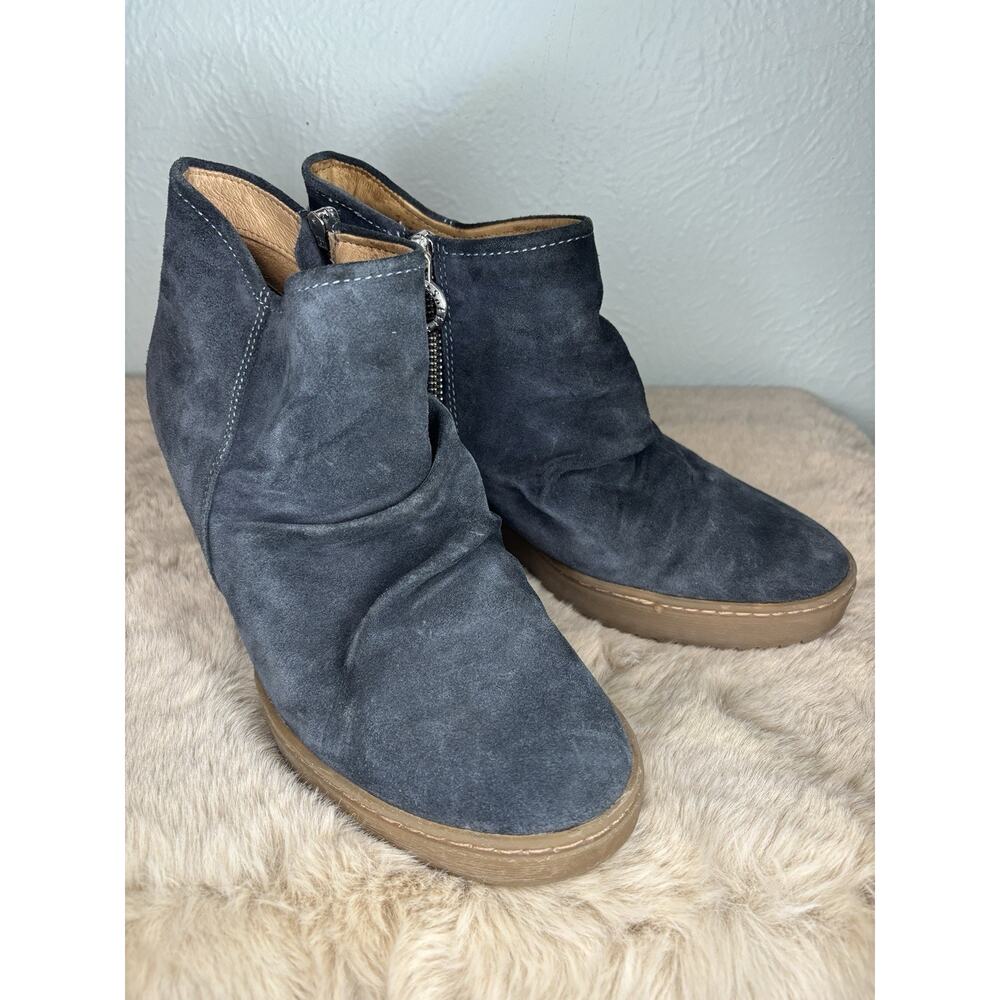 Sofft Siri Suede Waterproof Wedge Heel‎ Boot in Dark Blue Size 8.5